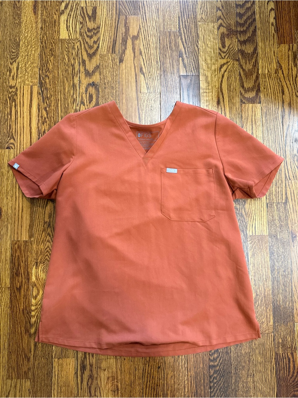 FIGS Short Sleeve V-Neck Top in Auburn